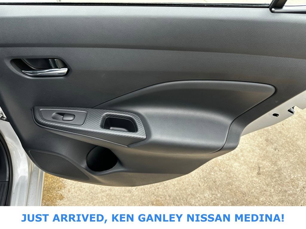 Used 2025 Nissan Versa SV FWD image 19