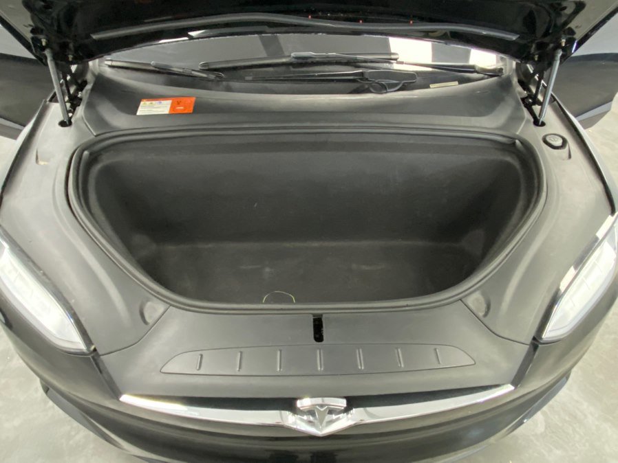 Used 2018 Tesla Model X 75D image 39