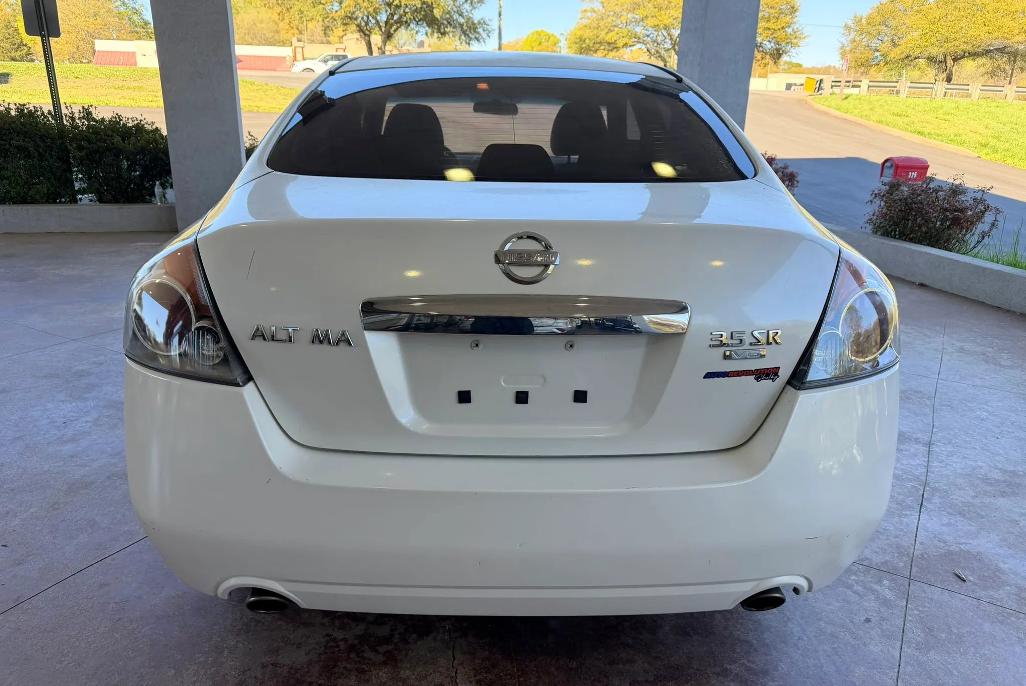 Used 2010 Nissan Altima 3.5 SR image 5