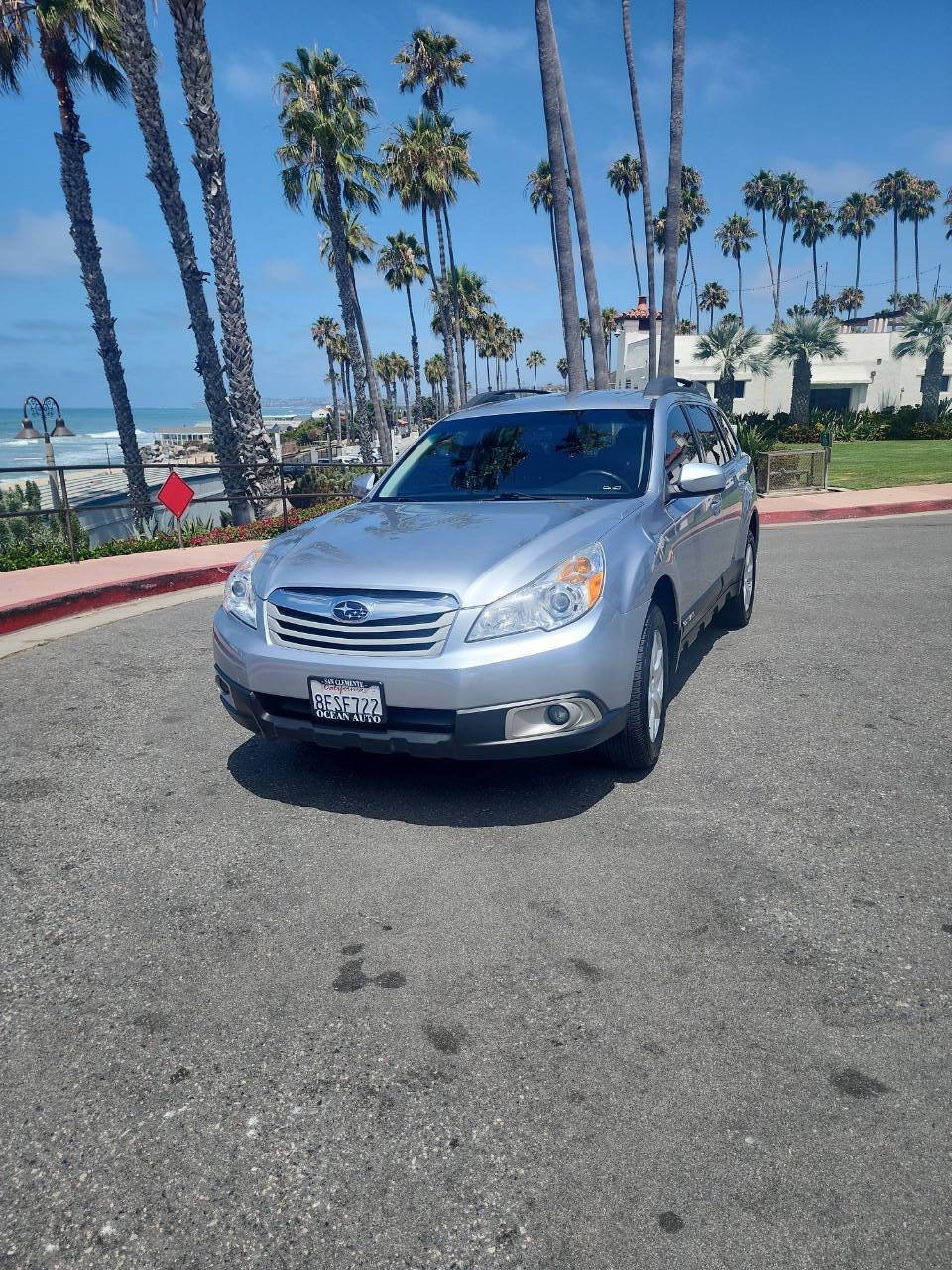 Used 2012 Subaru Outback 2.5i Premium w/ All-Weather Pkg AWD/4WD image 3