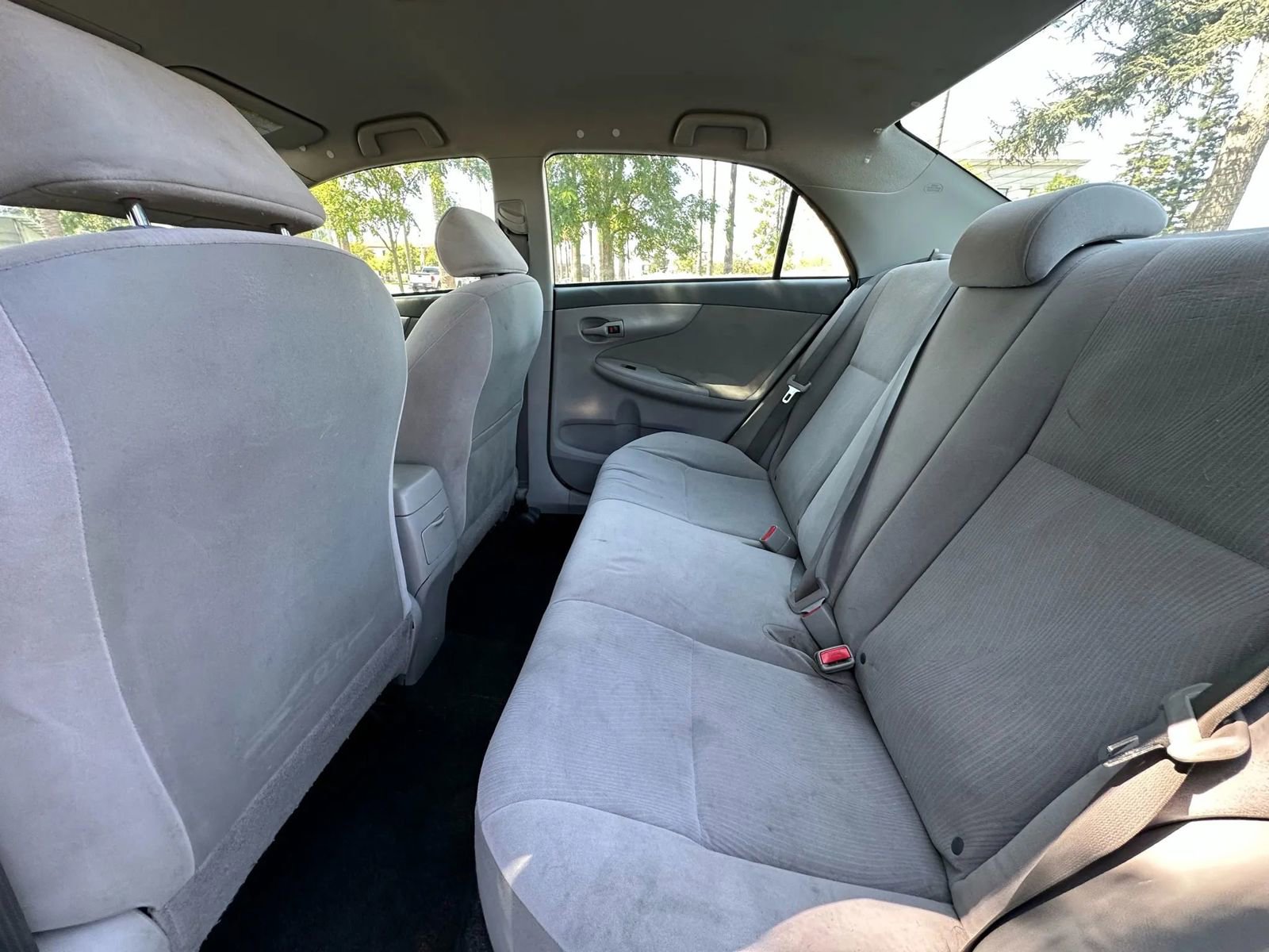 Used 2012 Toyota Corolla LE image 7