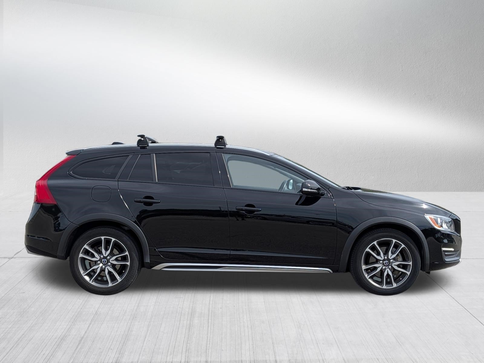 Used 2016 Volvo V60 T5 Cross Country AWD/4WD image 8