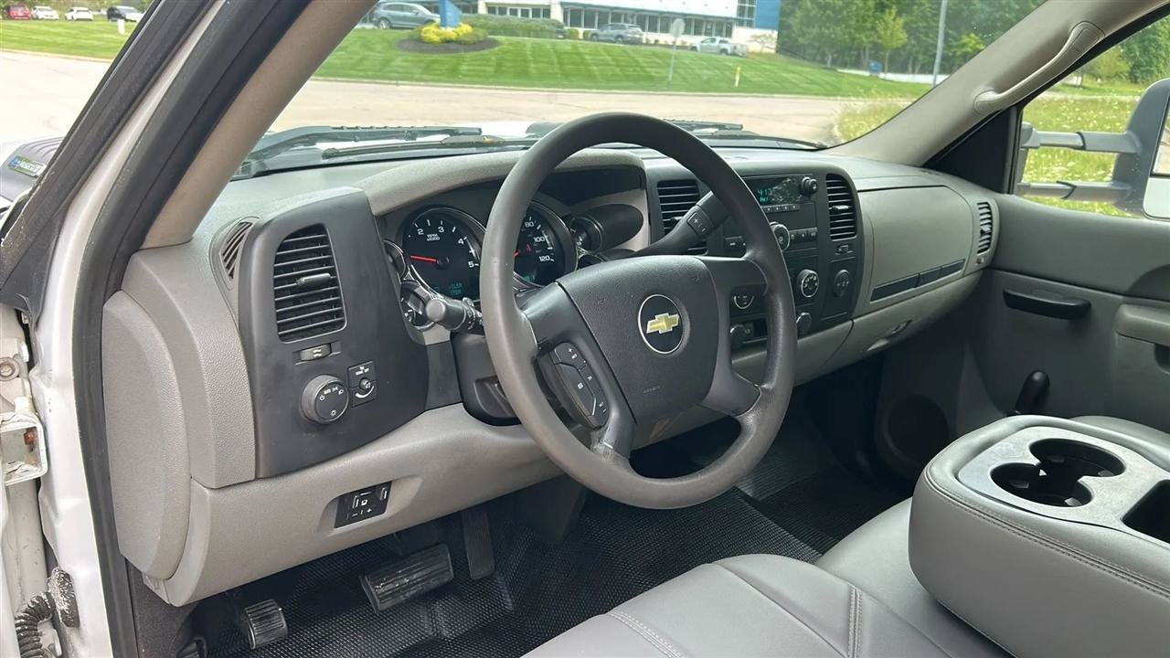 Used 2011 Chevrolet Silverado 3500 W/T RWD image 34