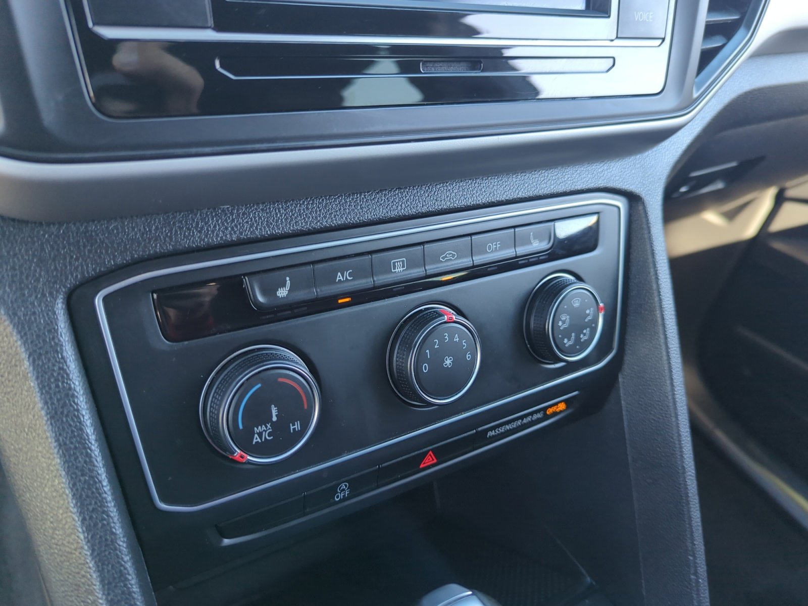 Certified 2022 Volkswagen Atlas Cross Sport SE image 12