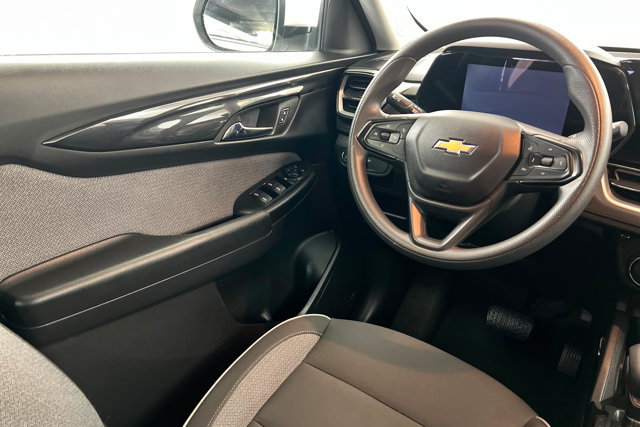 Used 2025 Chevrolet TrailBlazer LT AWD/4WD image 11