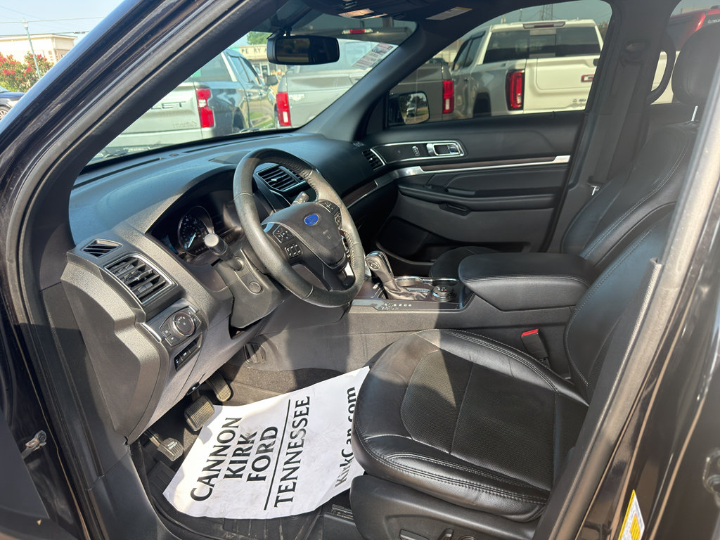 Used 2019 Ford Explorer Limited w/ Class III Trailer Tow Package AWD/4WD image 28