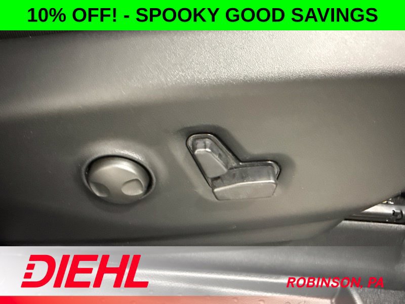 New 2027 Chrysler Pacifica Select w/ Family Tech Group FWD image 17