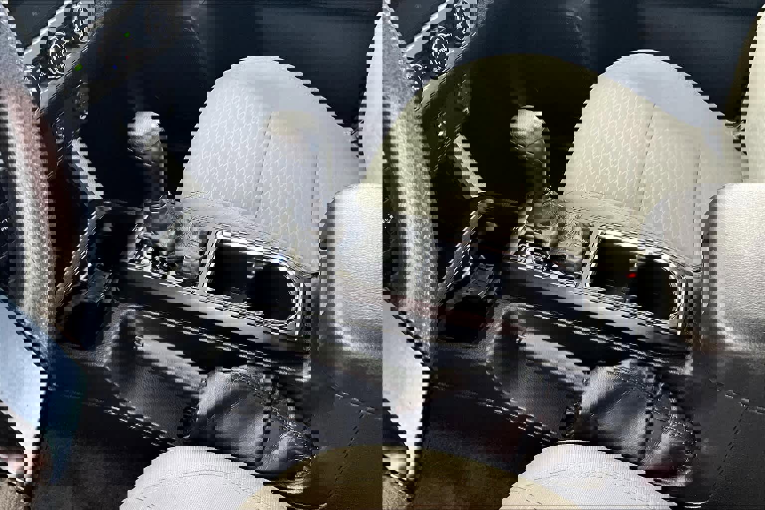 Used 2019 Toyota Tacoma SR image 13