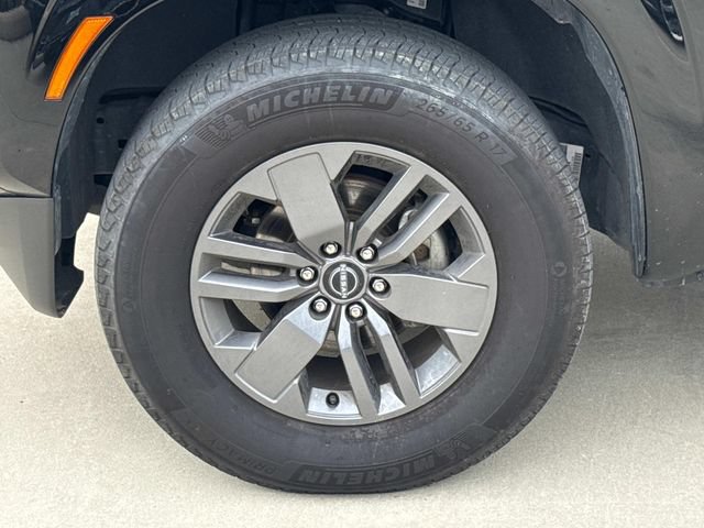 Used 2025 Nissan Frontier SV RWD image 5