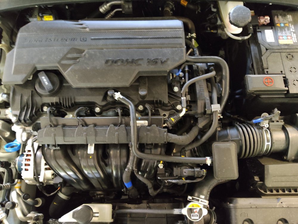 Used 2025 Hyundai Elantra SE image 30