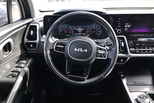 Used 2023 Kia Sorento EX AWD/4WD image 13