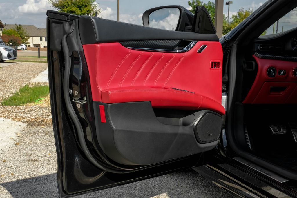 Used 2022 Maserati Quattroporte Trofeo image 47