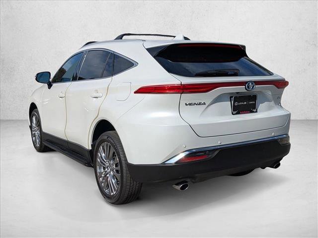 Used 2024 Toyota Venza XLE image 8