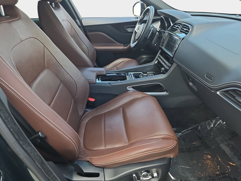 Used 2018 Jaguar F-PACE S image 12
