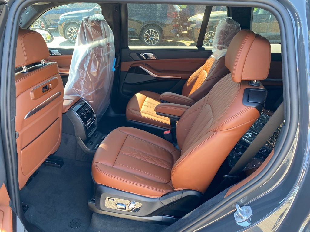 New 2027 BMW X7 M60i w/ Executive Package AWD/4WD image 8