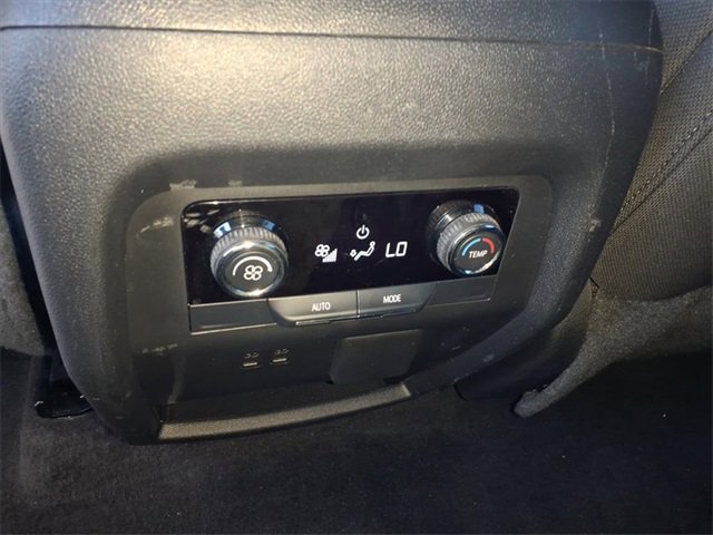 Used 2024 Chevrolet Traverse LT image 11