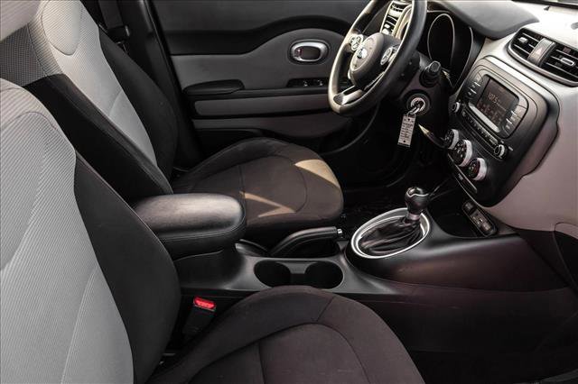 Used 2017 Kia Soul image 29