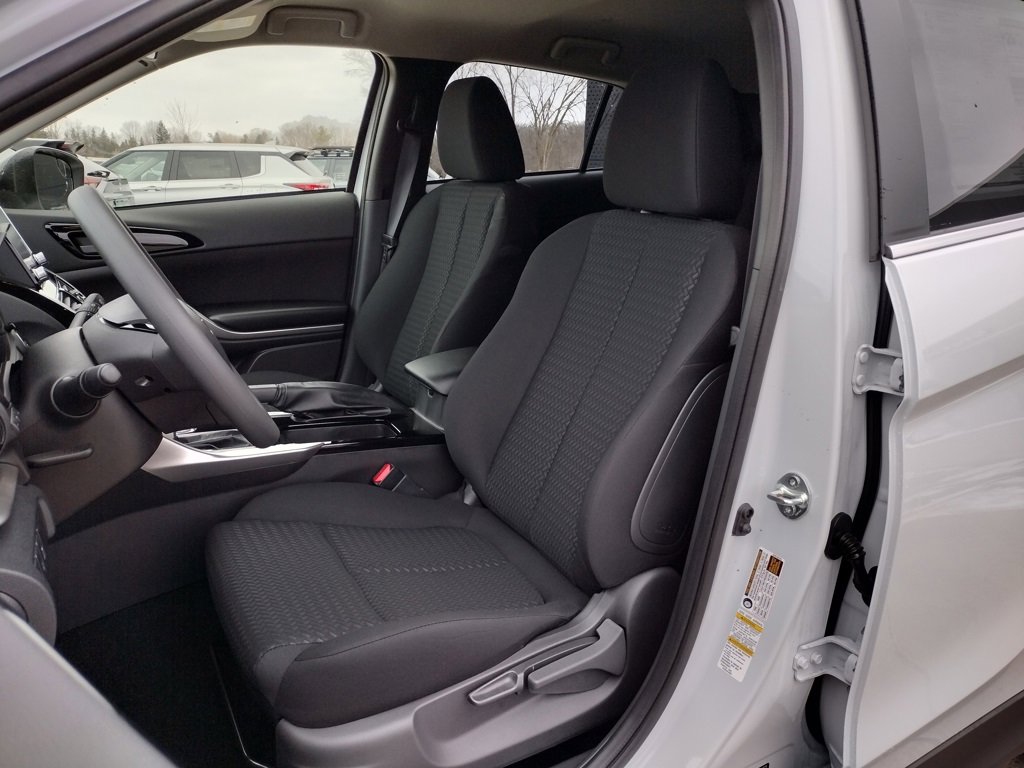 New 2026 Mitsubishi Eclipse Cross LE image 6