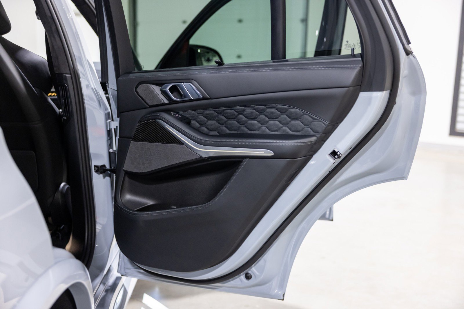 Used 2026 BMW X5 M Competition w/ Executive Package image 26