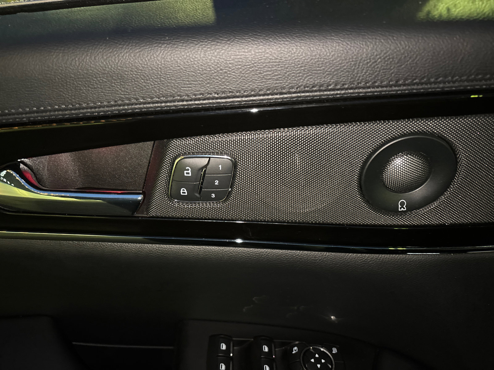 Certified 2022 Lincoln Nautilus Reserve w/ Equipment Group 201A image 12