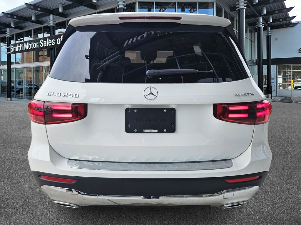 New 2026 Mercedes-Benz GLB 250 4MATIC image 4