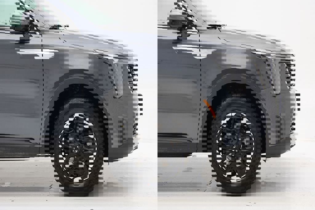 Used 2024 Kia Sorento S image 3