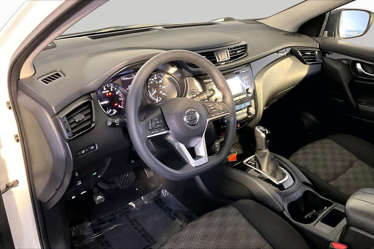 Used 2017 Nissan Rogue Sport SV AWD/4WD image 18