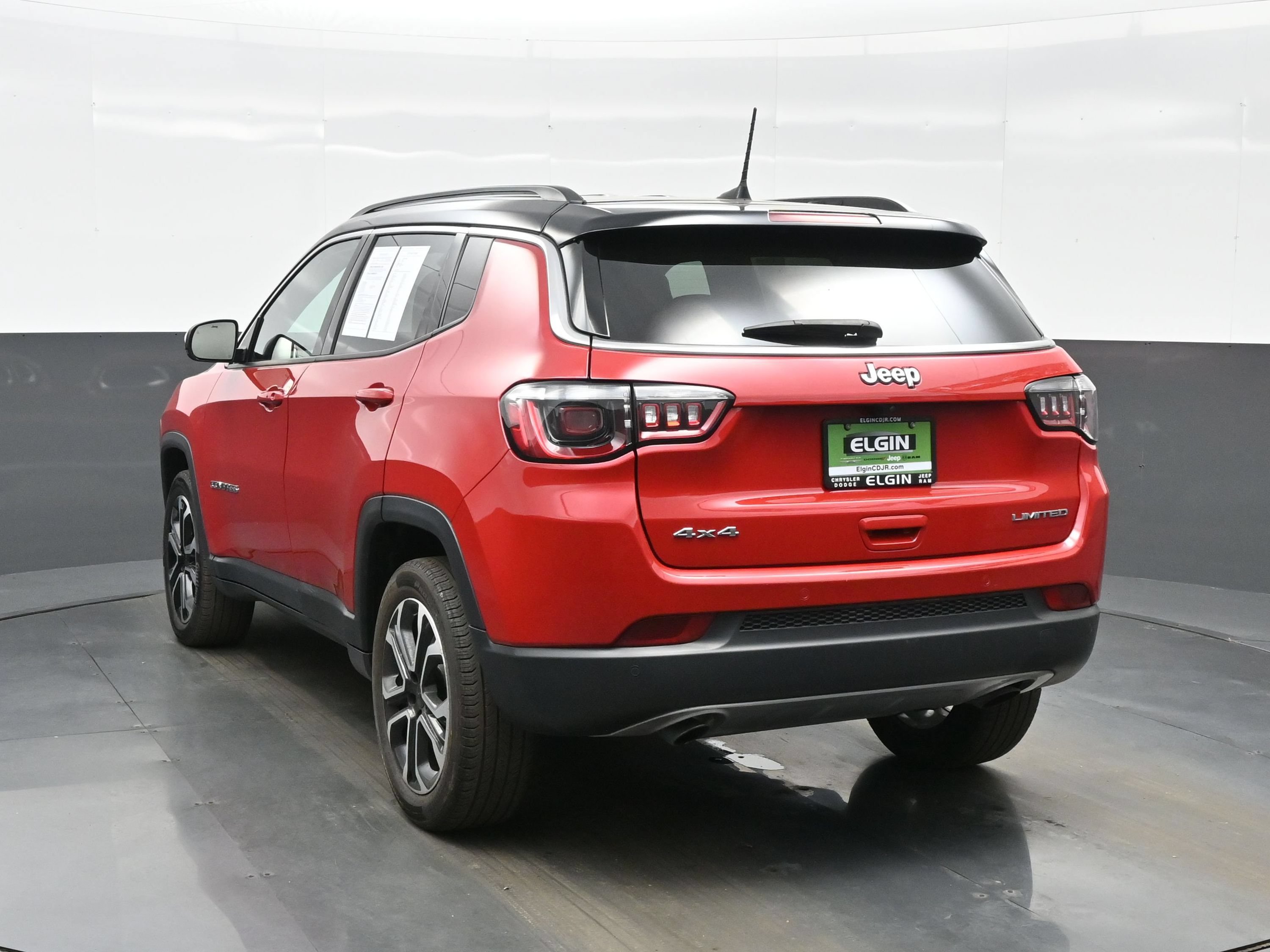 Used 2023 Jeep Compass Limited AWD/4WD image 5