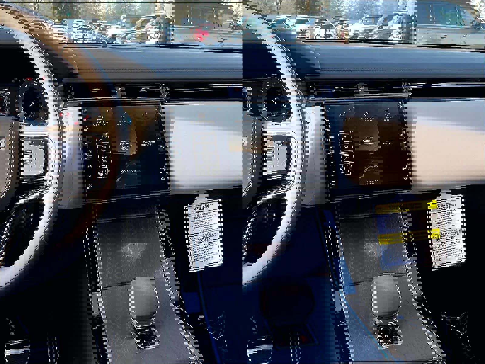 New 2026 Land Rover Range Rover Velar Dynamic SE image 9