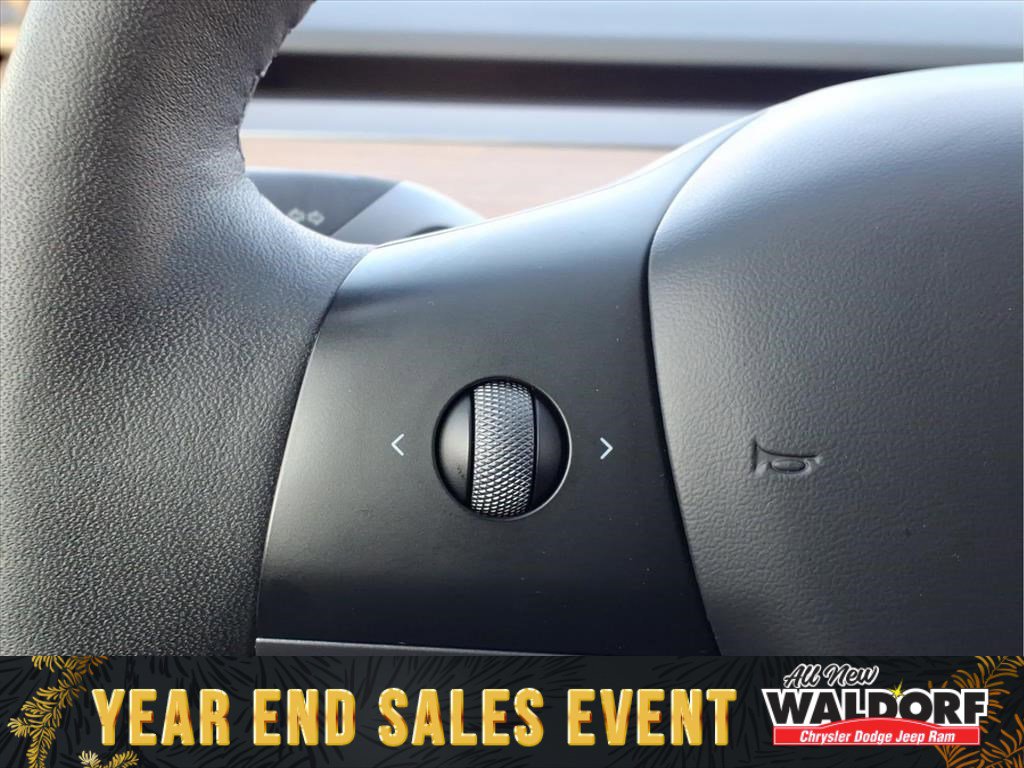 Used 2023 Tesla Model Y Performance image 17