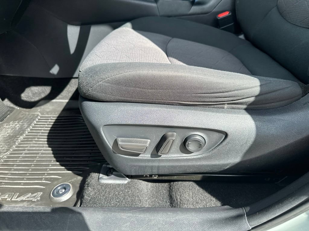 Used 2019 Toyota RAV4 XLE w/ Convenience Package AWD/4WD image 14