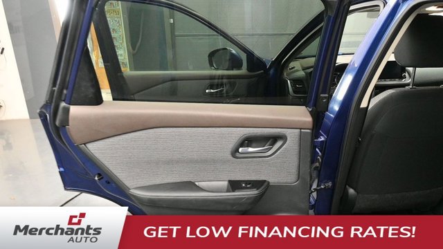Used 2023 Nissan Rogue SV AWD/4WD image 12