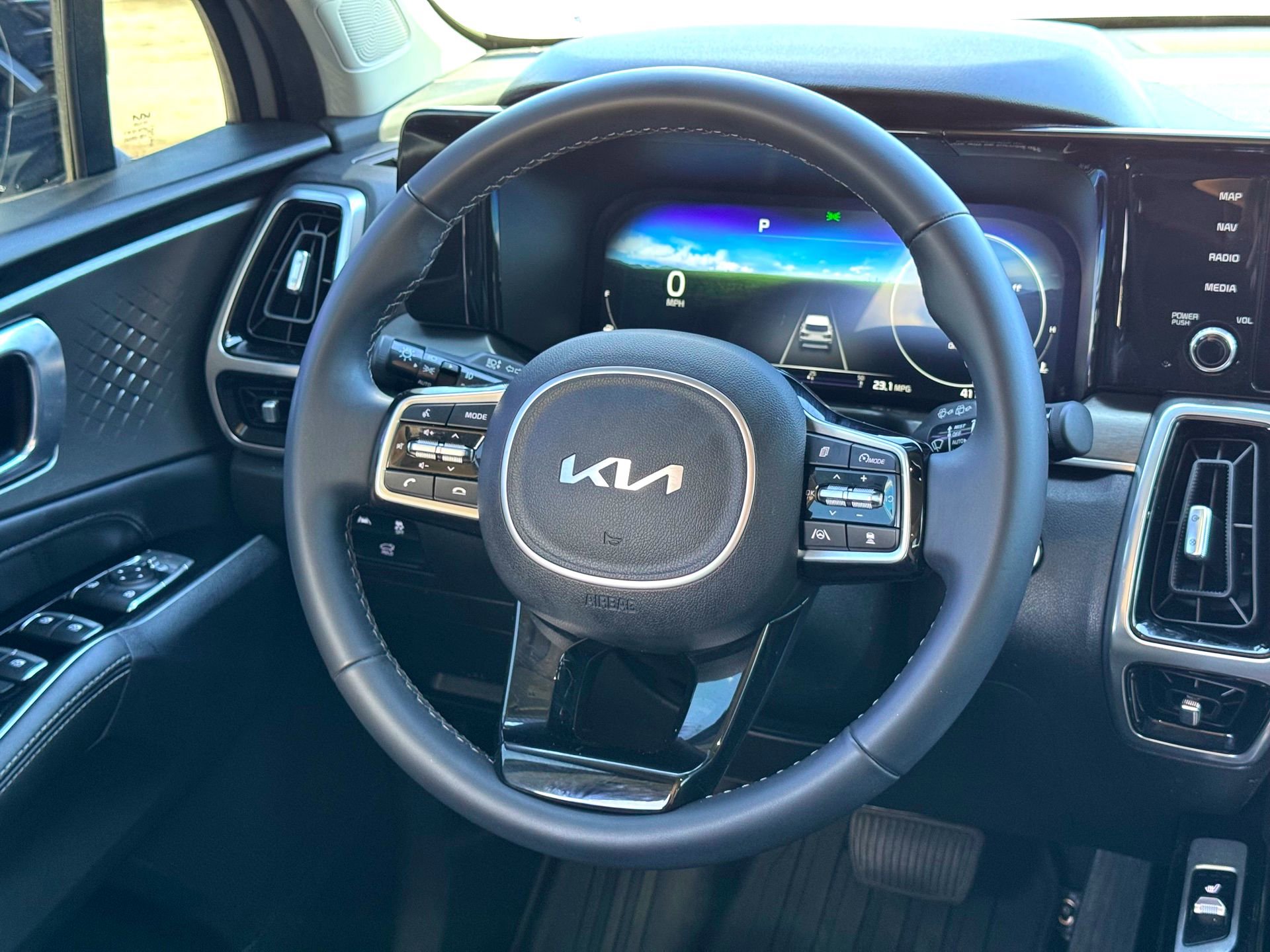 Used 2023 Kia Sorento SX image 23