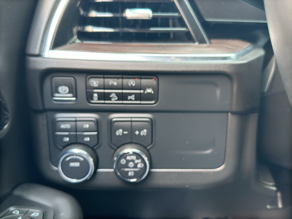 Used 2025 Chevrolet Tahoe Z71 AWD/4WD image 14