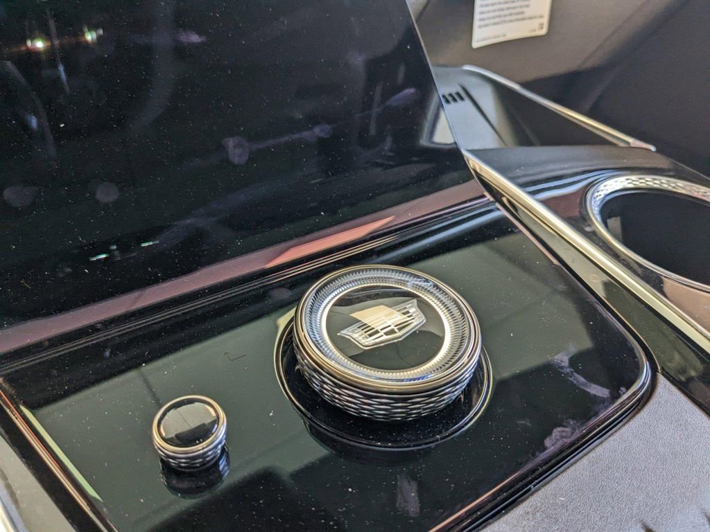 New 2025 Cadillac Escalade IQ Luxury 1 w/ Smart Trailering package image 18