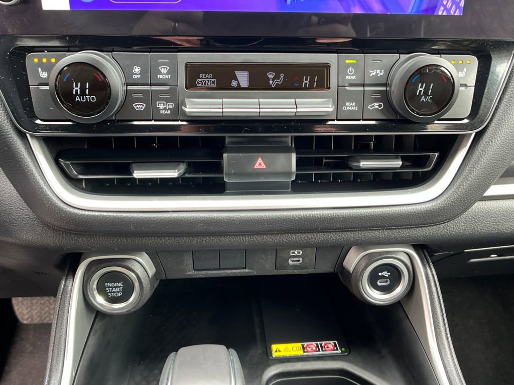 Used 2025 Toyota Grand Highlander AWD image 17