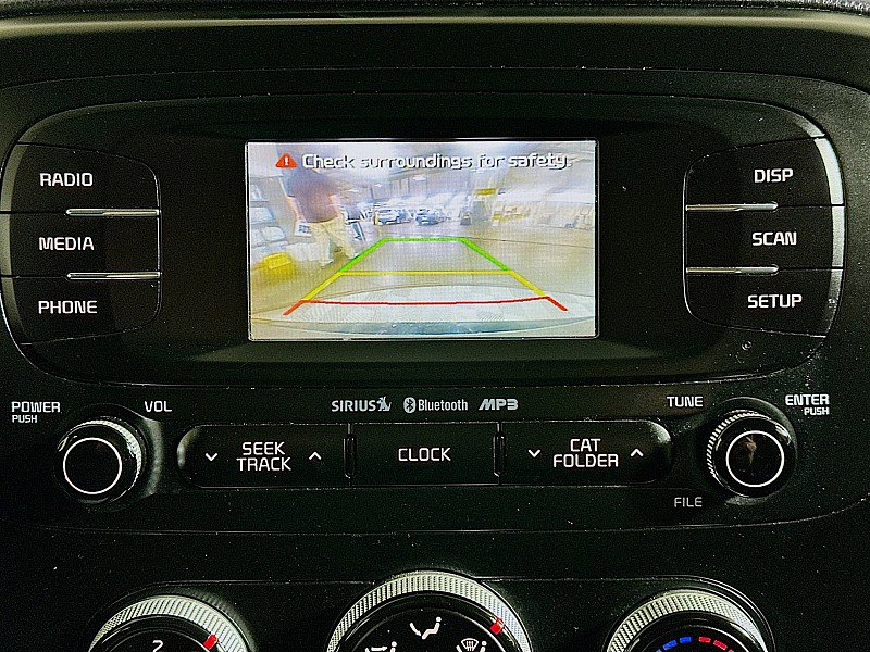 Used 2016 Kia Soul + image 15