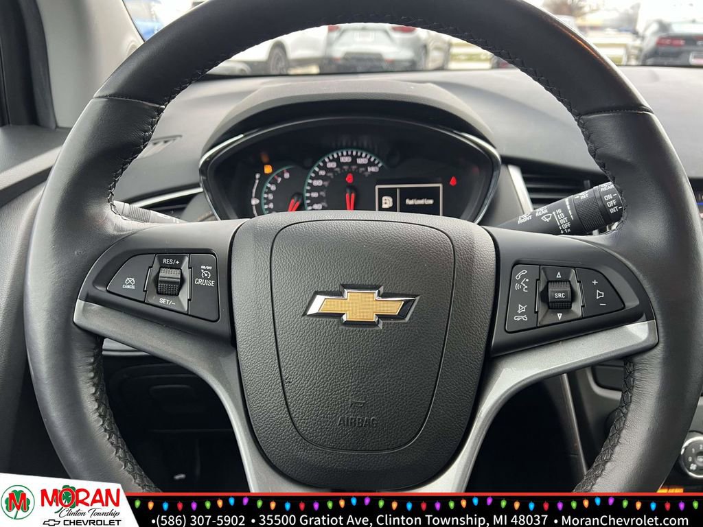 Certified 2022 Chevrolet Trax LT w/ LT Convenience Package image 17
