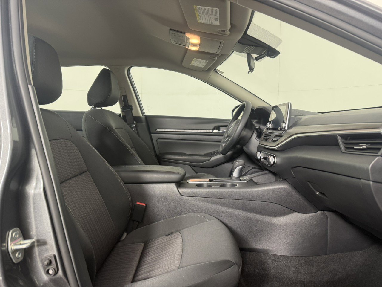 Used 2025 Nissan Altima 2.5 SV image 10