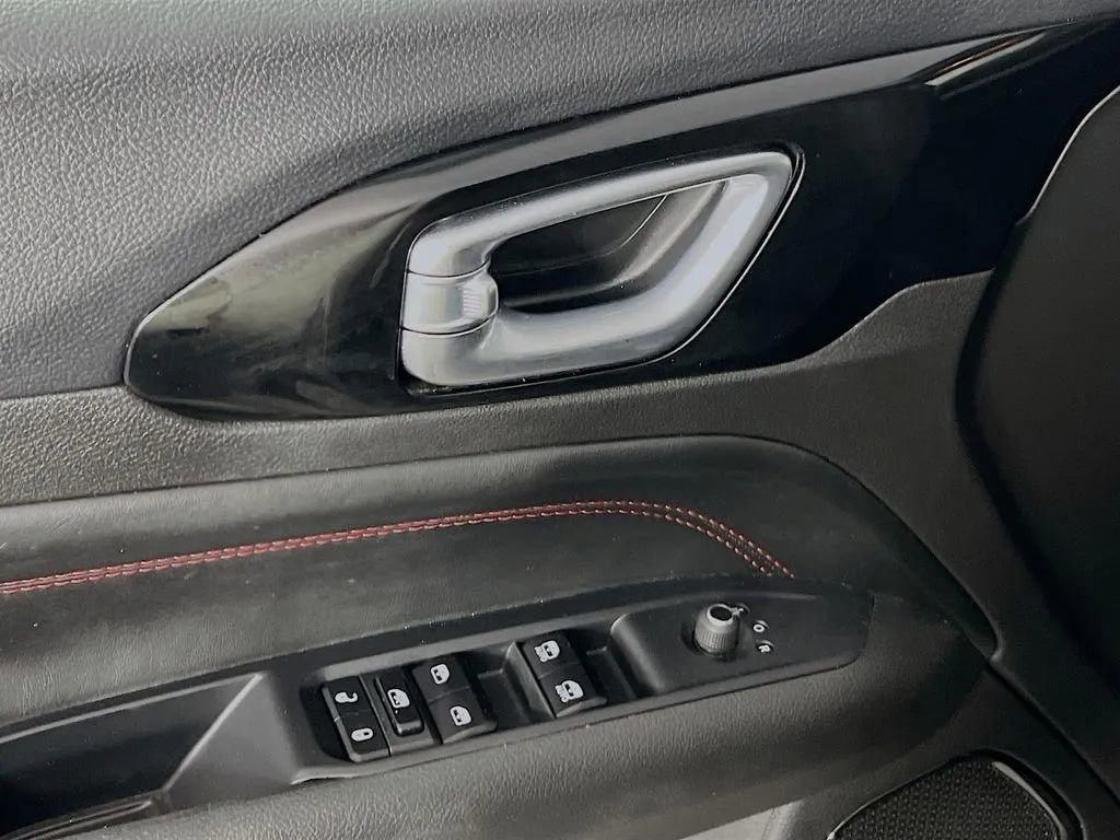 Used 2024 Jeep Compass Trailhawk image 18