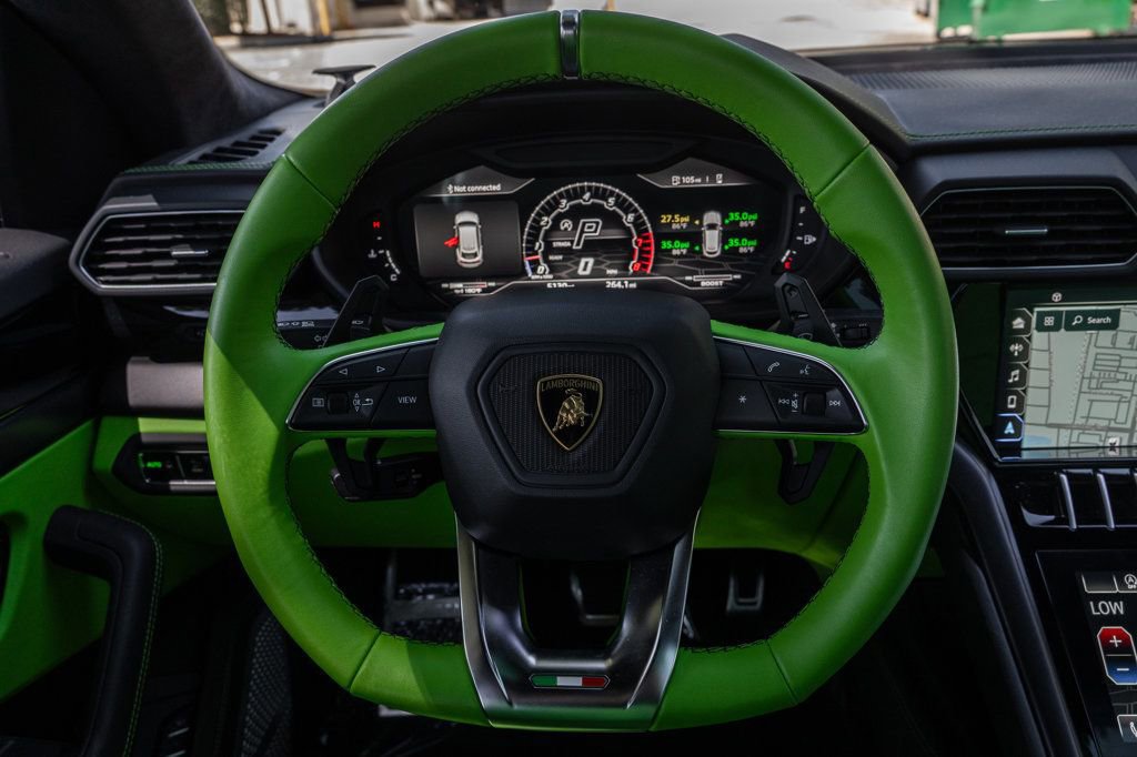 Used 2022 Lamborghini Urus AWD/4WD image 17
