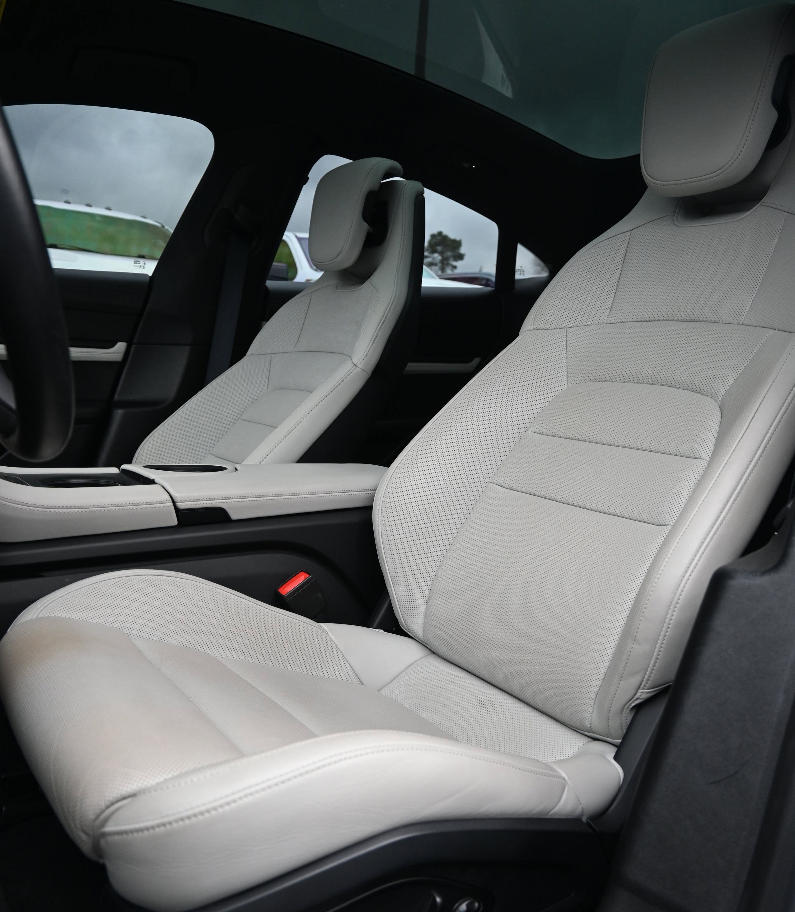 Used 2022 Porsche Taycan image 17