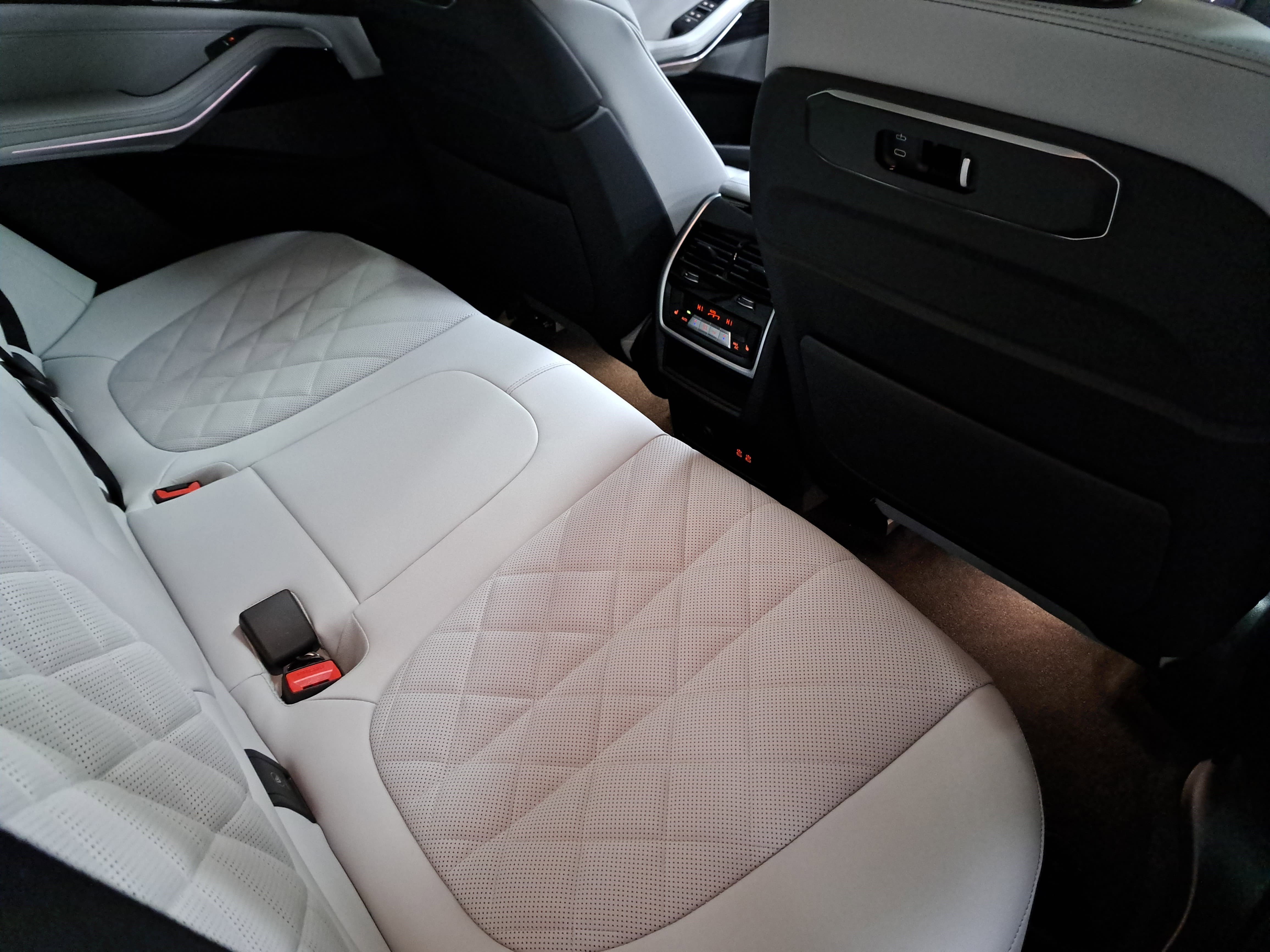 New 2026 BMW X5 xDrive40i w/ M Sport Package image 11