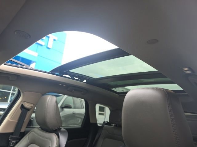 Used 2025 Lincoln Corsair Premiere w/ Equipment Group 101A image 25