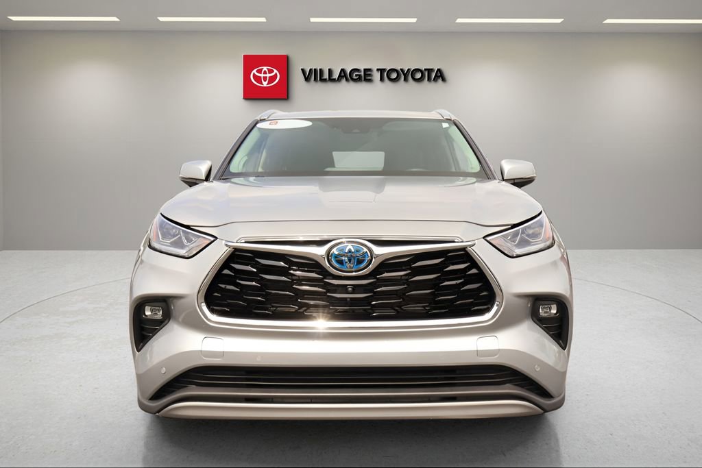 Certified 2024 Toyota Highlander Platinum AWD/4WD image 8