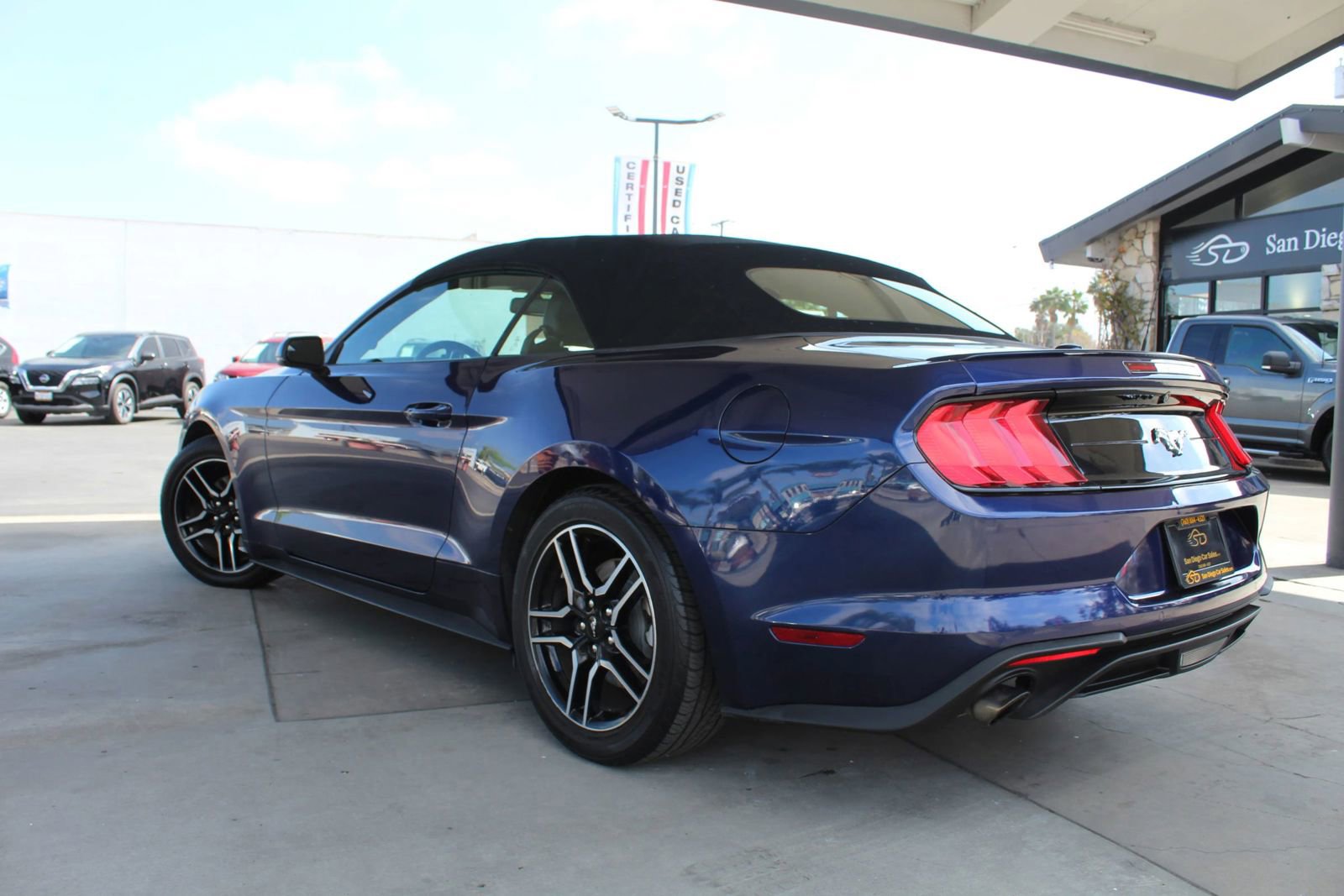 Used 2019 Ford Mustang Premium image 3