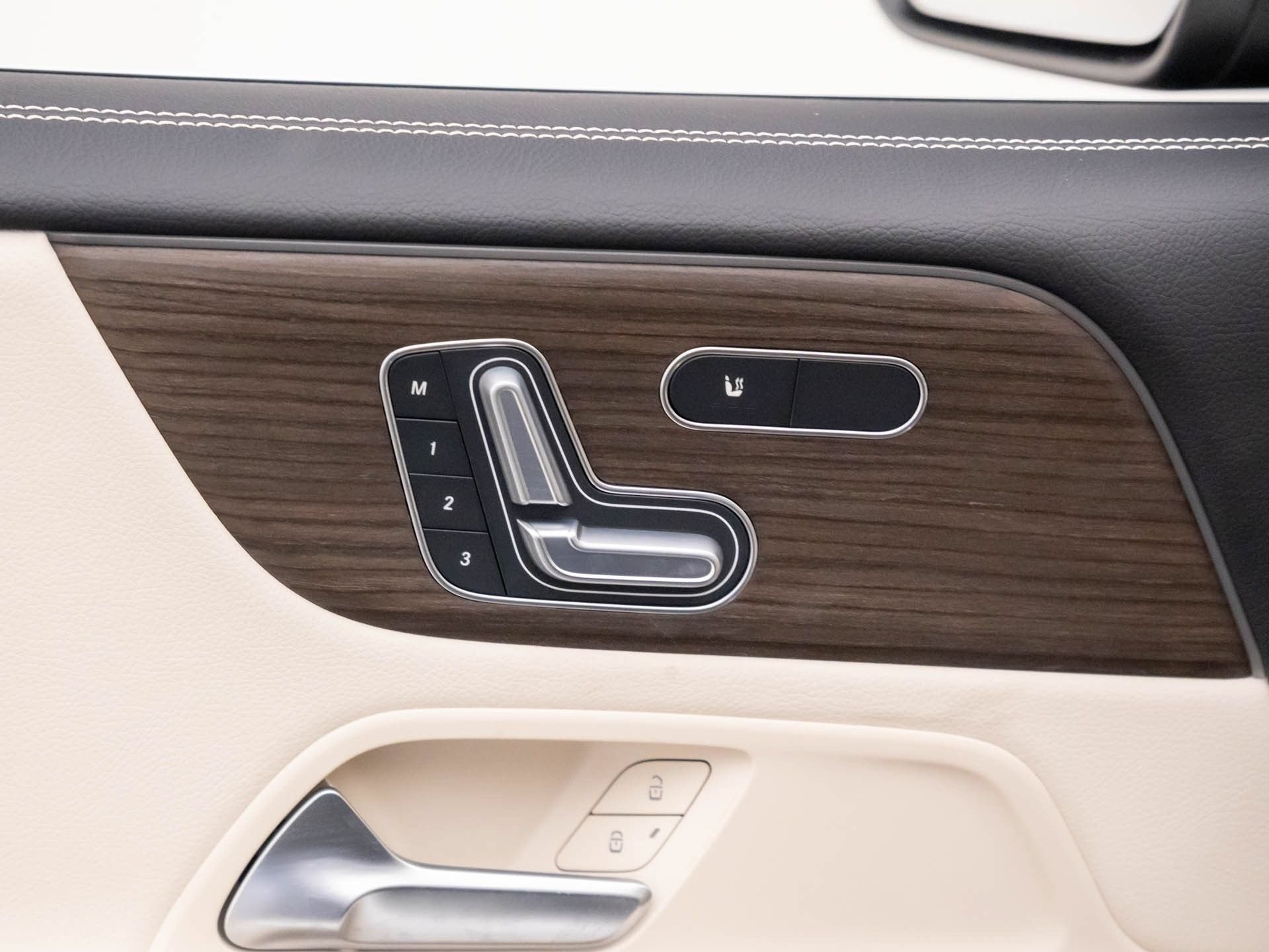 New 2026 Mercedes-Benz GLB 250 4MATIC image 16