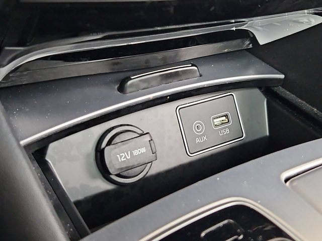 Used 2017 Kia K900 Premium RWD image 20