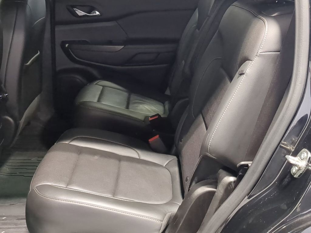 Used 2022 GMC Acadia SLT w/ LPO, Floor Liner Package image 24