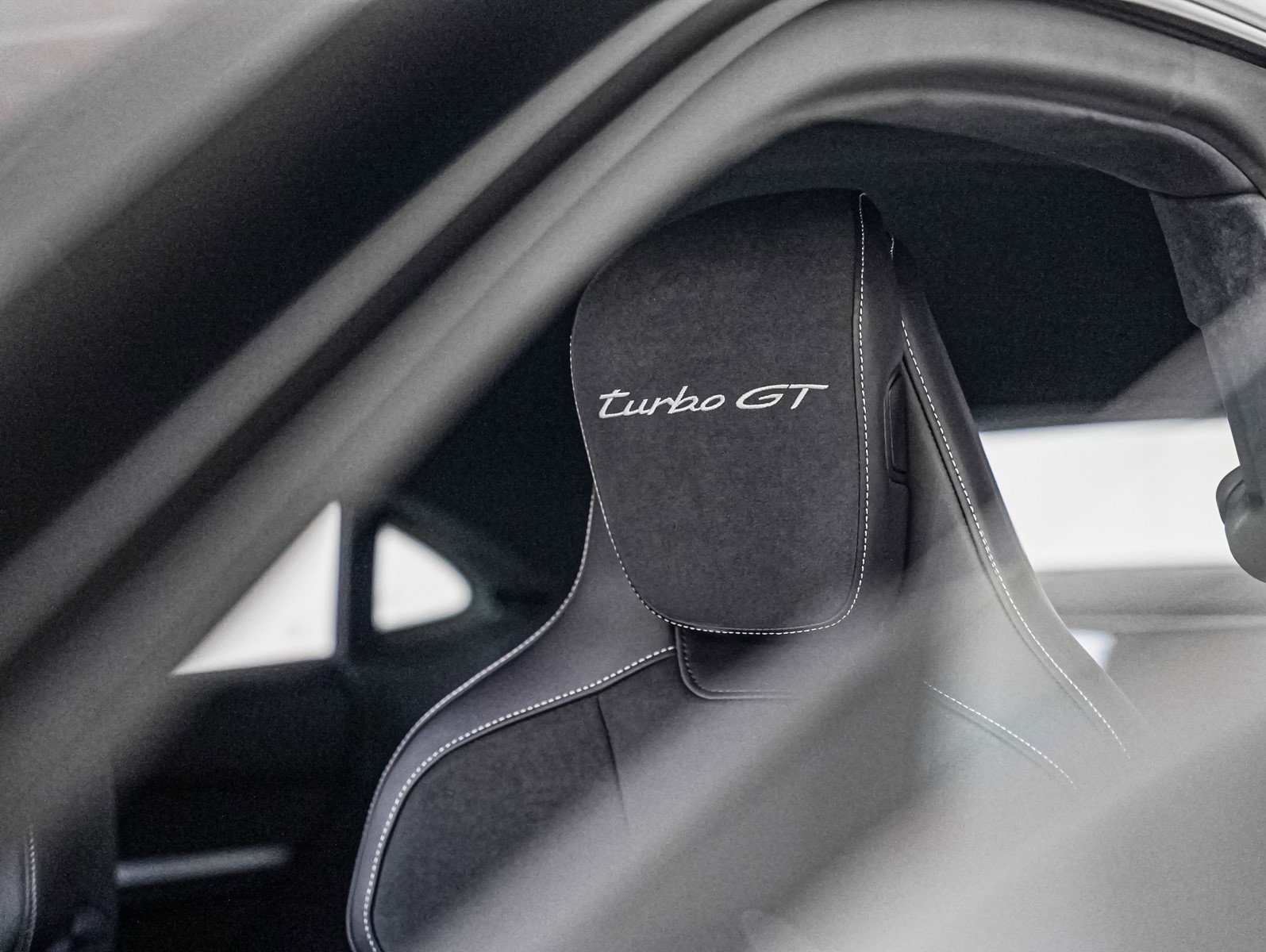 Used 2025 Porsche Taycan Turbo GT image 25